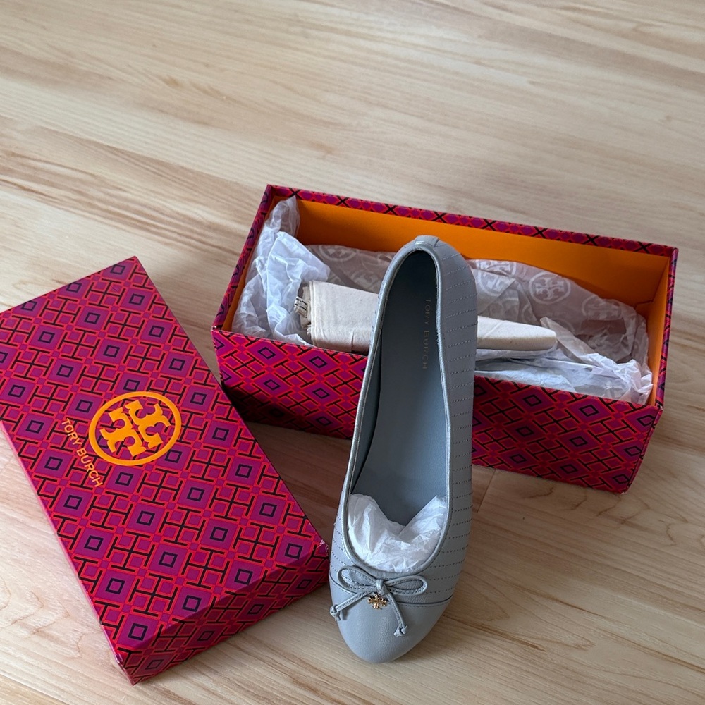 Tory Burch Gray Flats with Bow Accent